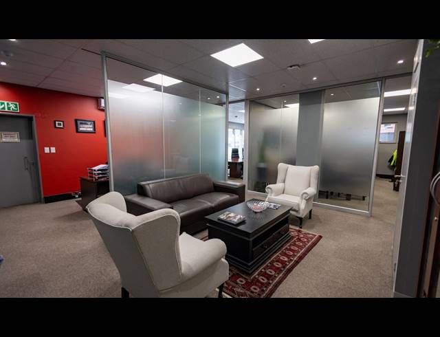 2,002M² OFFICE TO LET IN WATERFALL